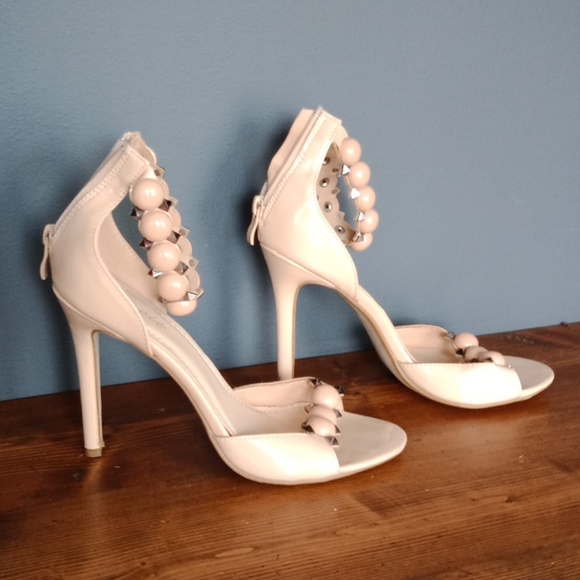 Heels - Picture 11 of 16